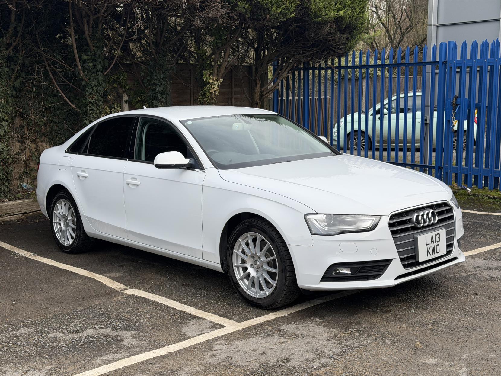 Audi A4 2.0 TFSI SE Saloon 4dr Petrol S Tronic quattro Euro 5 (s/s) (211 ps)