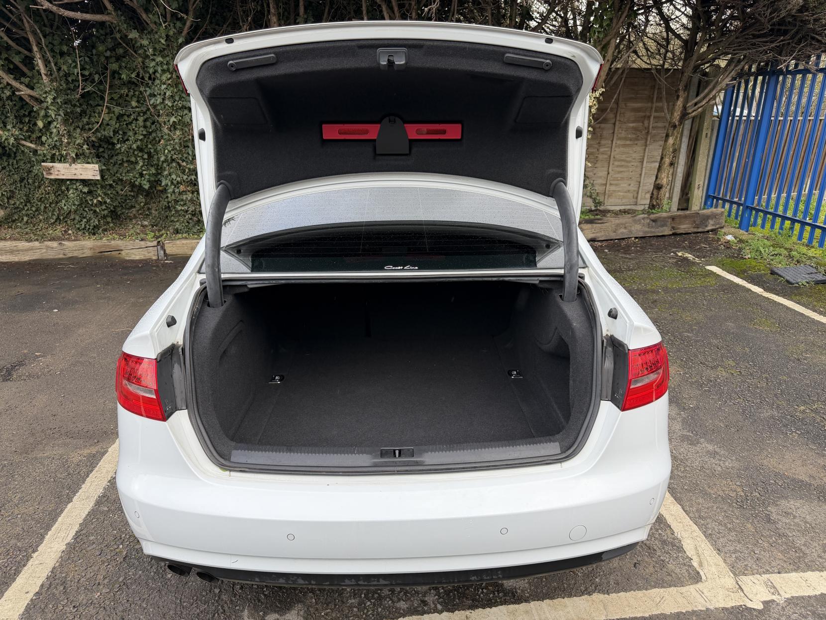 Audi A4 2.0 TFSI SE Saloon 4dr Petrol S Tronic quattro Euro 5 (s/s) (211 ps)