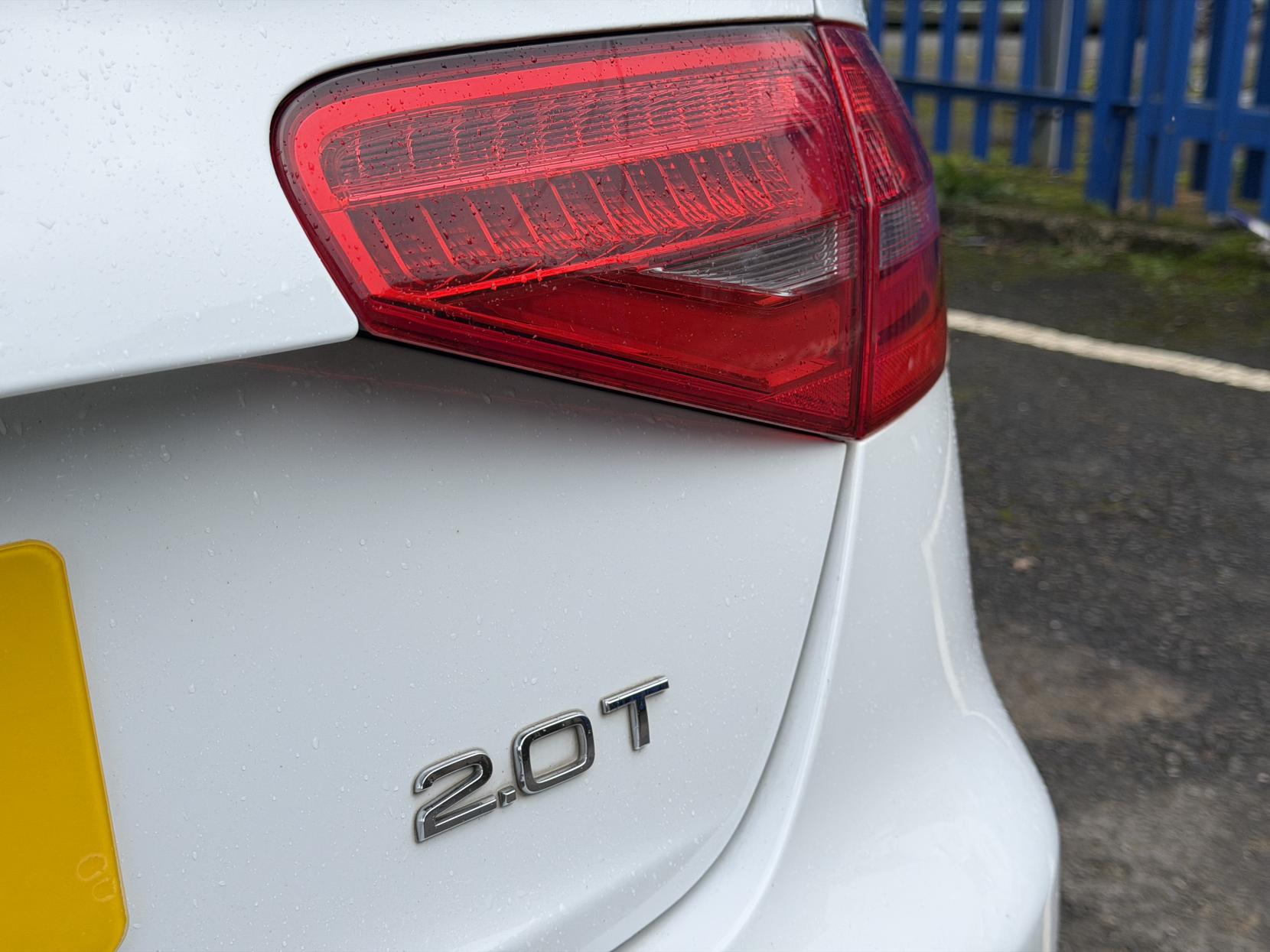 Audi A4 2.0 TFSI SE Saloon 4dr Petrol S Tronic quattro Euro 5 (s/s) (211 ps)