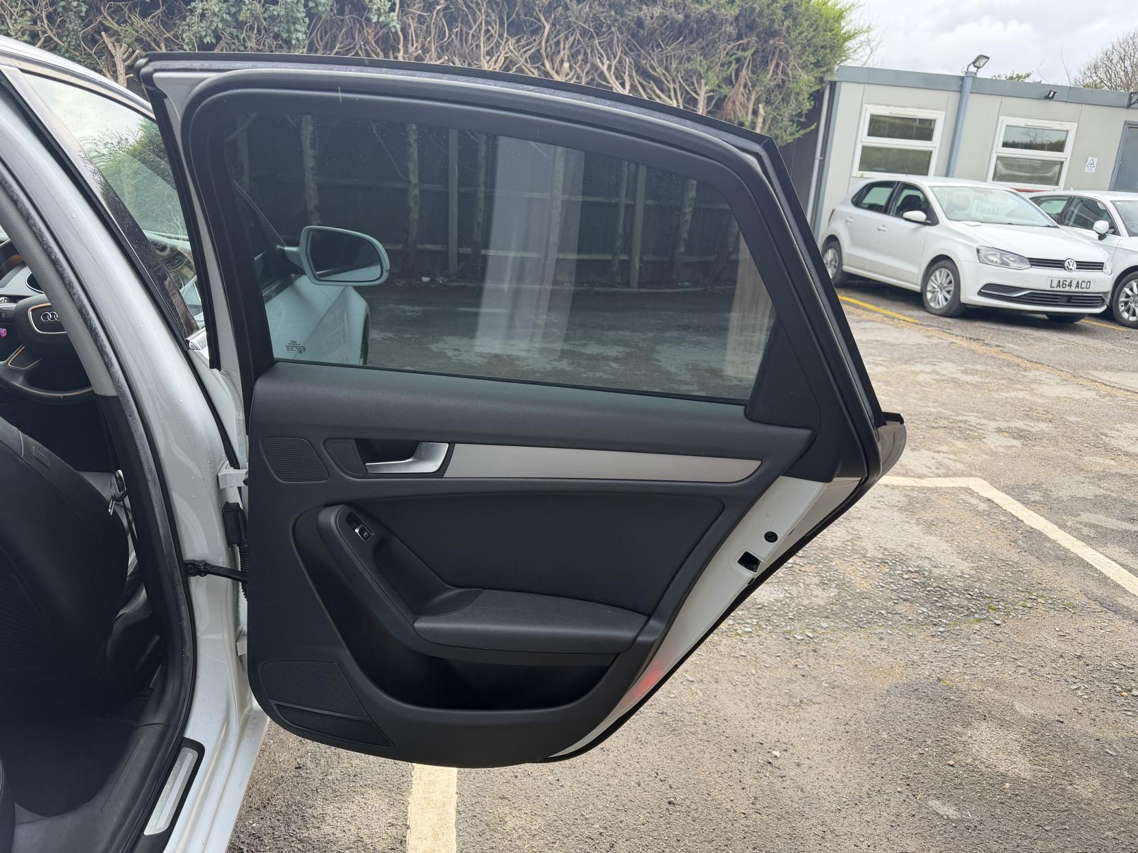 Audi A4 2.0 TFSI SE Saloon 4dr Petrol S Tronic quattro Euro 5 (s/s) (211 ps)