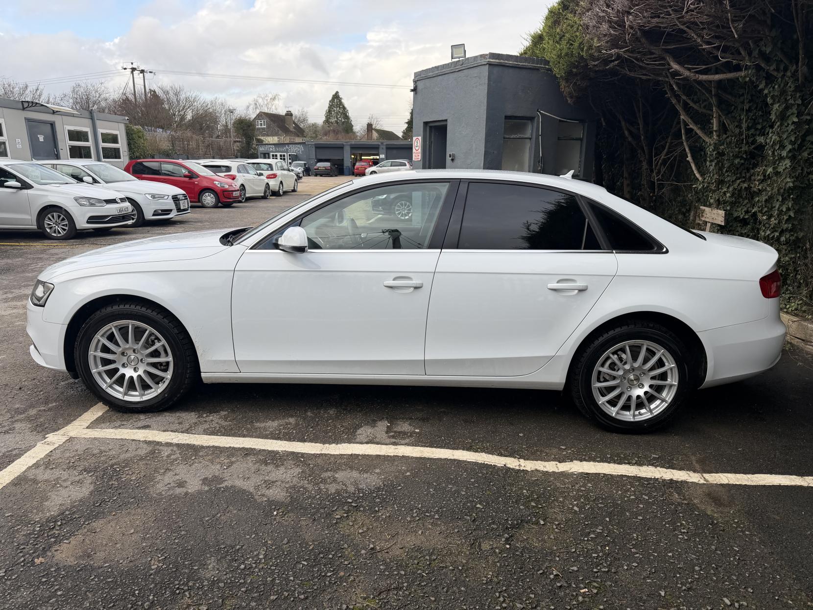 Audi A4 2.0 TFSI SE Saloon 4dr Petrol S Tronic quattro Euro 5 (s/s) (211 ps)