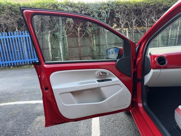 Volkswagen up! 1.0 Move up! Hatchback 5dr Petrol ASG Euro 6 (60 ps)