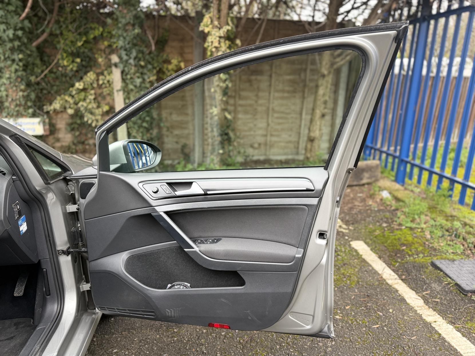 Volkswagen Golf 1.4 TSI BlueMotion Tech Match Hatchback 5dr Petrol DSG Euro 6 (s/s) (125 ps)