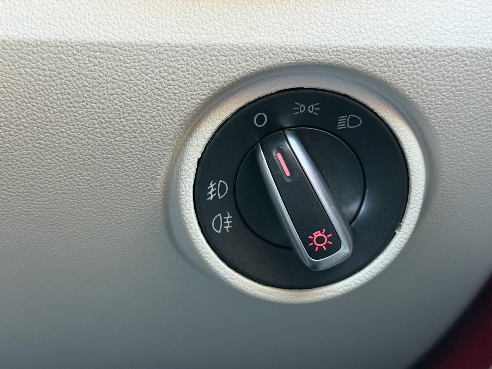 Volkswagen up! 1.0 High up! Hatchback 5dr Petrol ASG Euro 6 (75 ps)