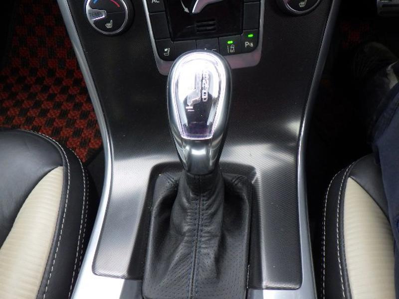 Volvo XC60 2.0 T5 SE SUV 5dr Petrol Powershift Euro 5 (240 ps)