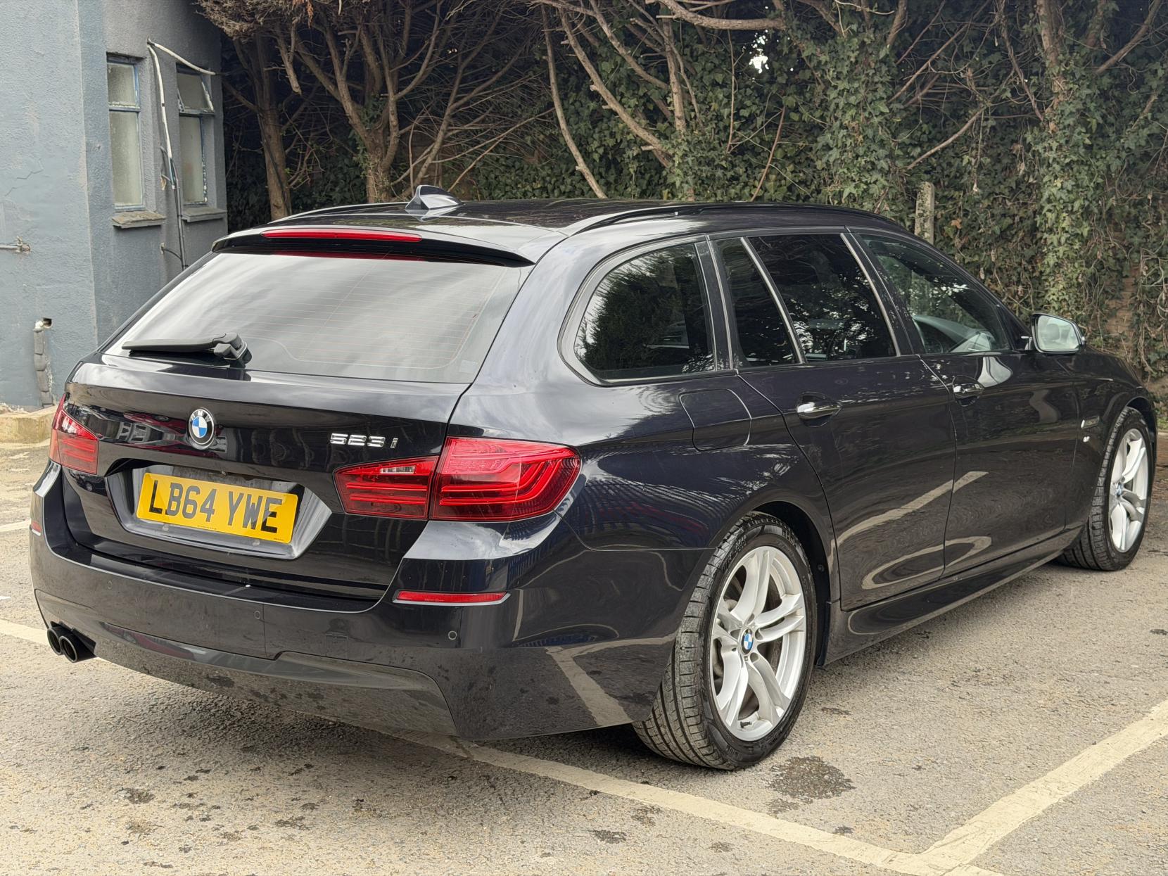 BMW 5 Series 2.0 520i M Sport Touring 5dr Petrol Auto Euro 6 (s/s) (184 ps)