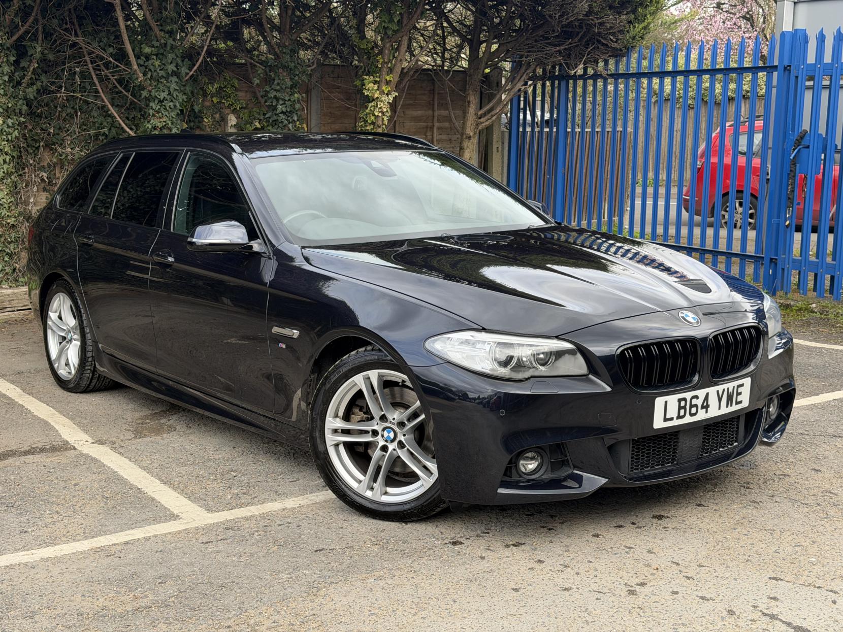 BMW 5 Series 2.0 520i M Sport Touring 5dr Petrol Auto Euro 6 (s/s) (184 ps)