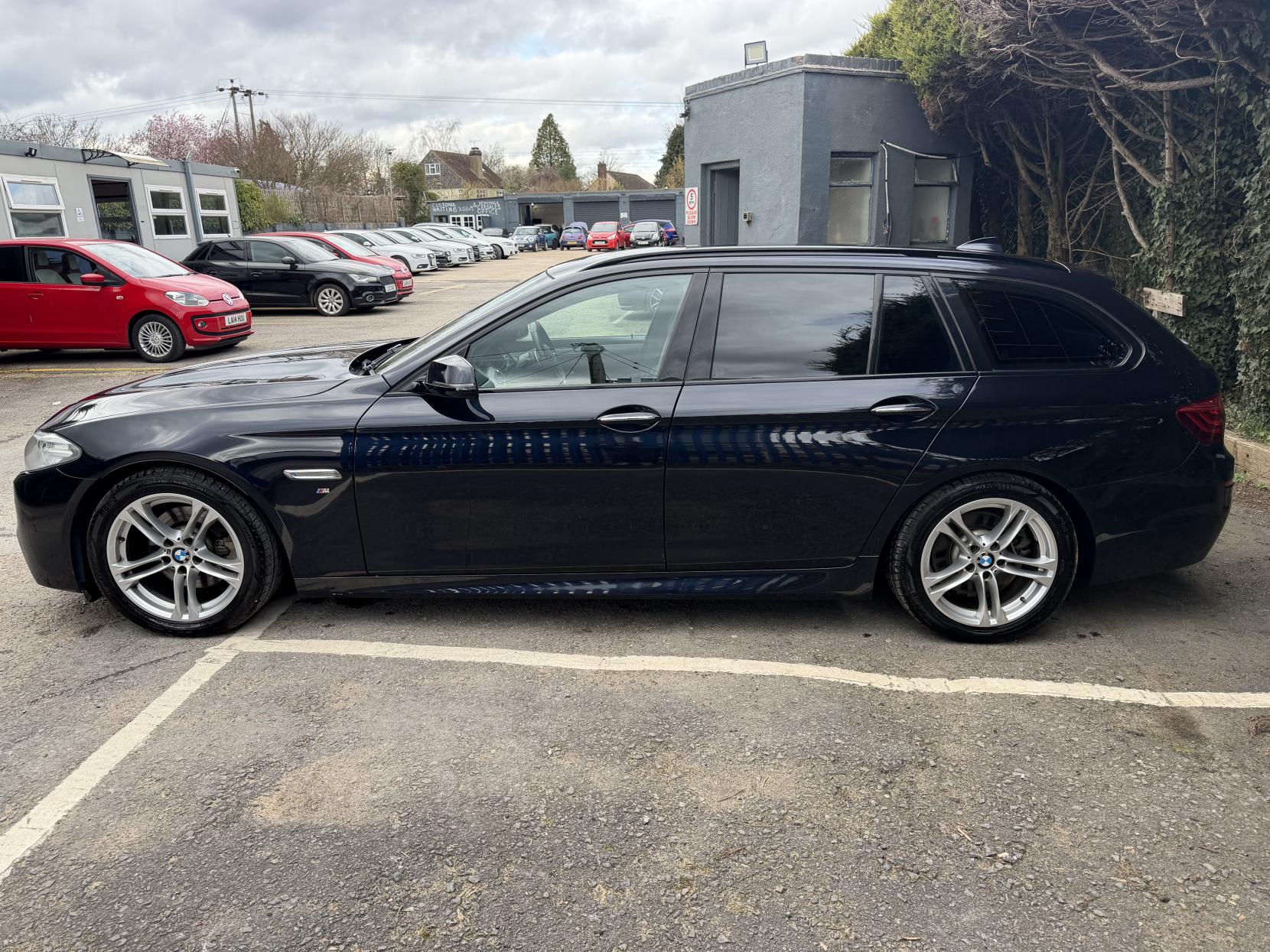 BMW 5 Series 2.0 520i M Sport Touring 5dr Petrol Auto Euro 6 (s/s) (184 ps)