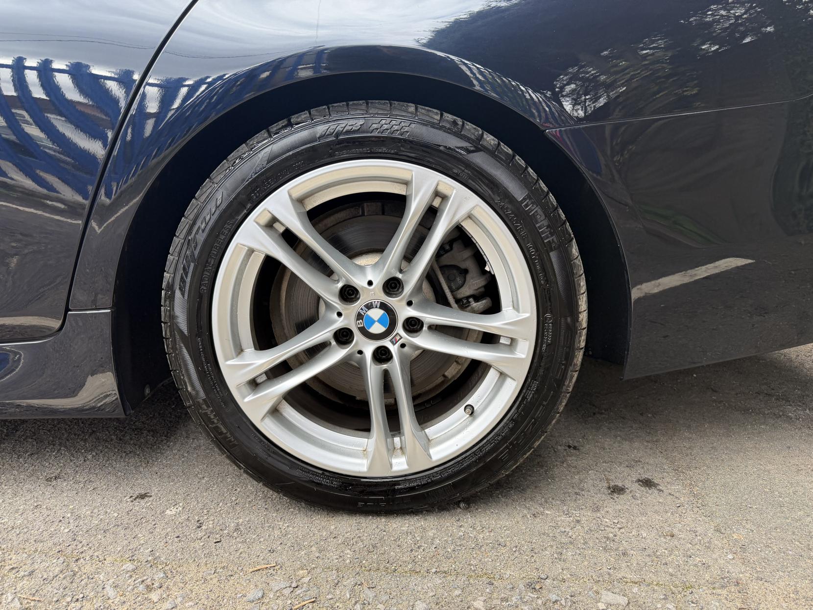 BMW 5 Series 2.0 520i M Sport Touring 5dr Petrol Auto Euro 6 (s/s) (184 ps)