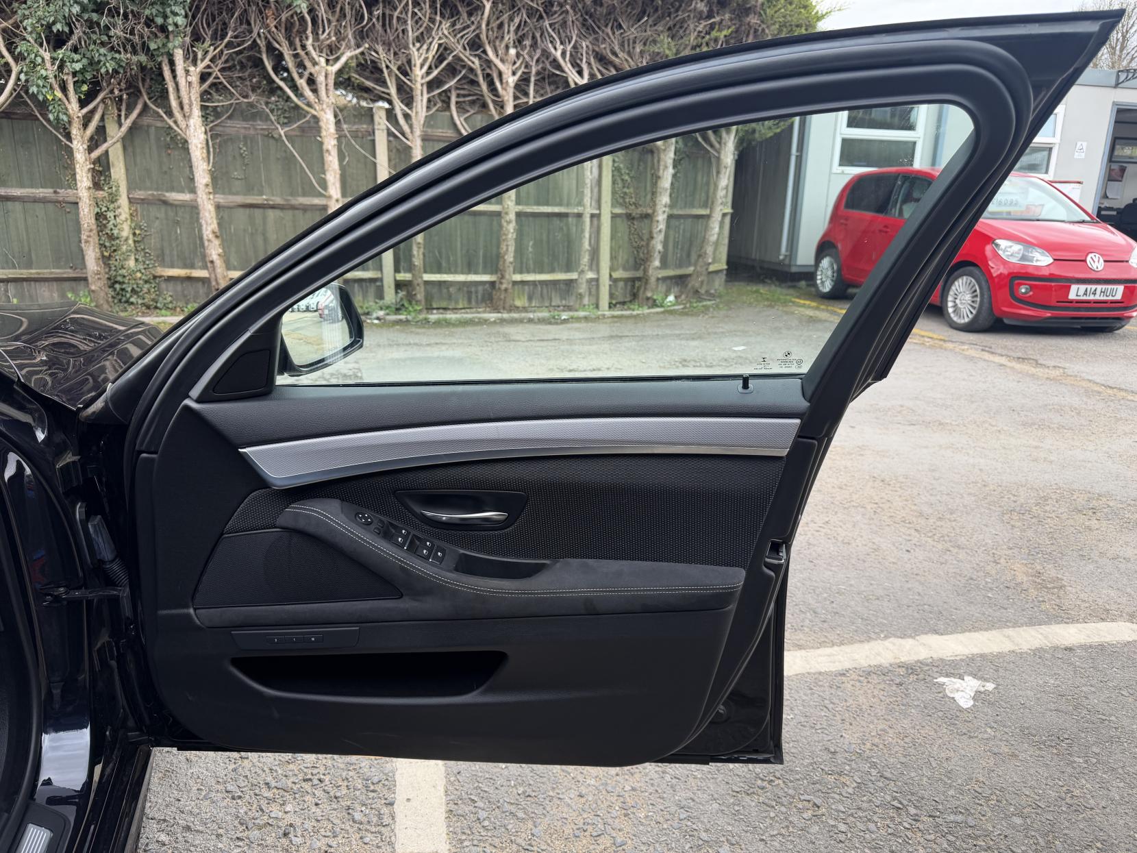 BMW 5 Series 2.0 520i M Sport Touring 5dr Petrol Auto Euro 6 (s/s) (184 ps)