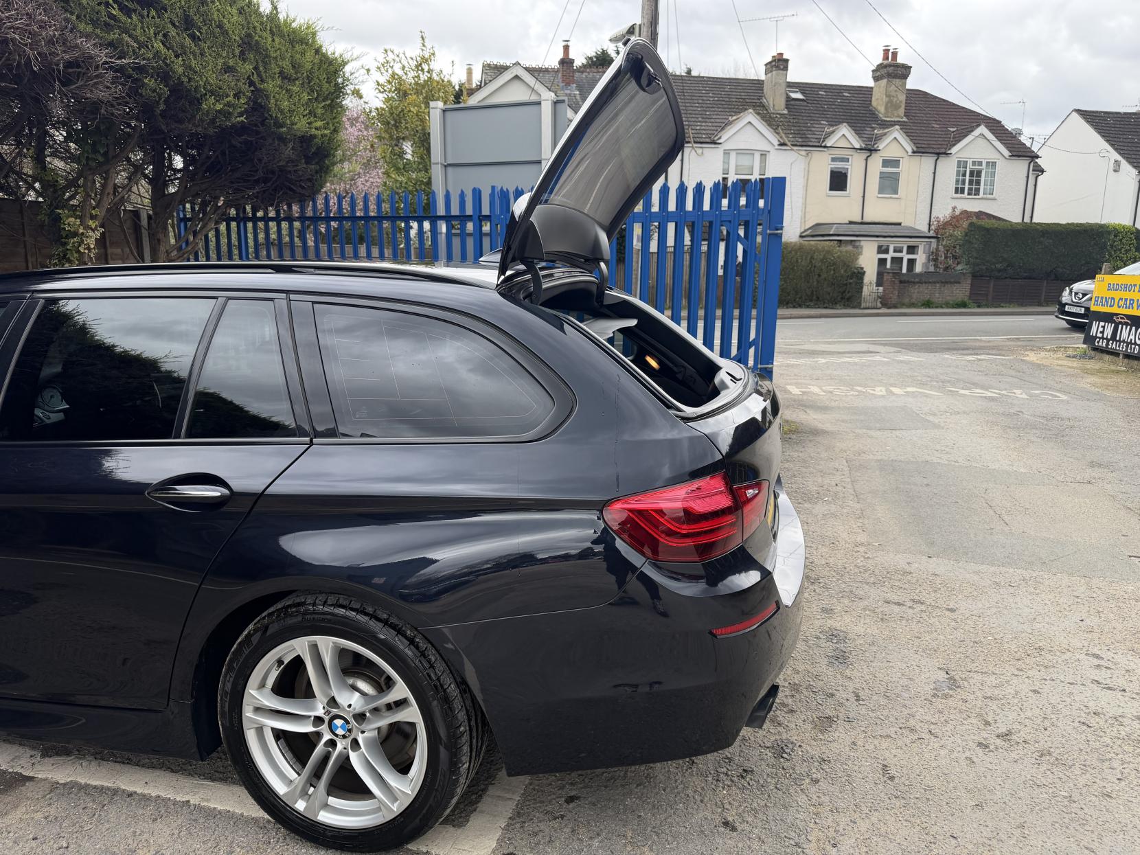 BMW 5 Series 2.0 520i M Sport Touring 5dr Petrol Auto Euro 6 (s/s) (184 ps)