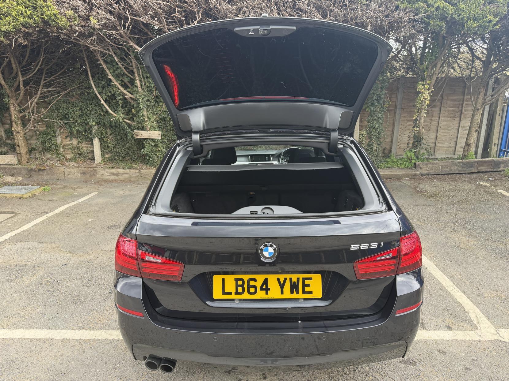 BMW 5 Series 2.0 520i M Sport Touring 5dr Petrol Auto Euro 6 (s/s) (184 ps)