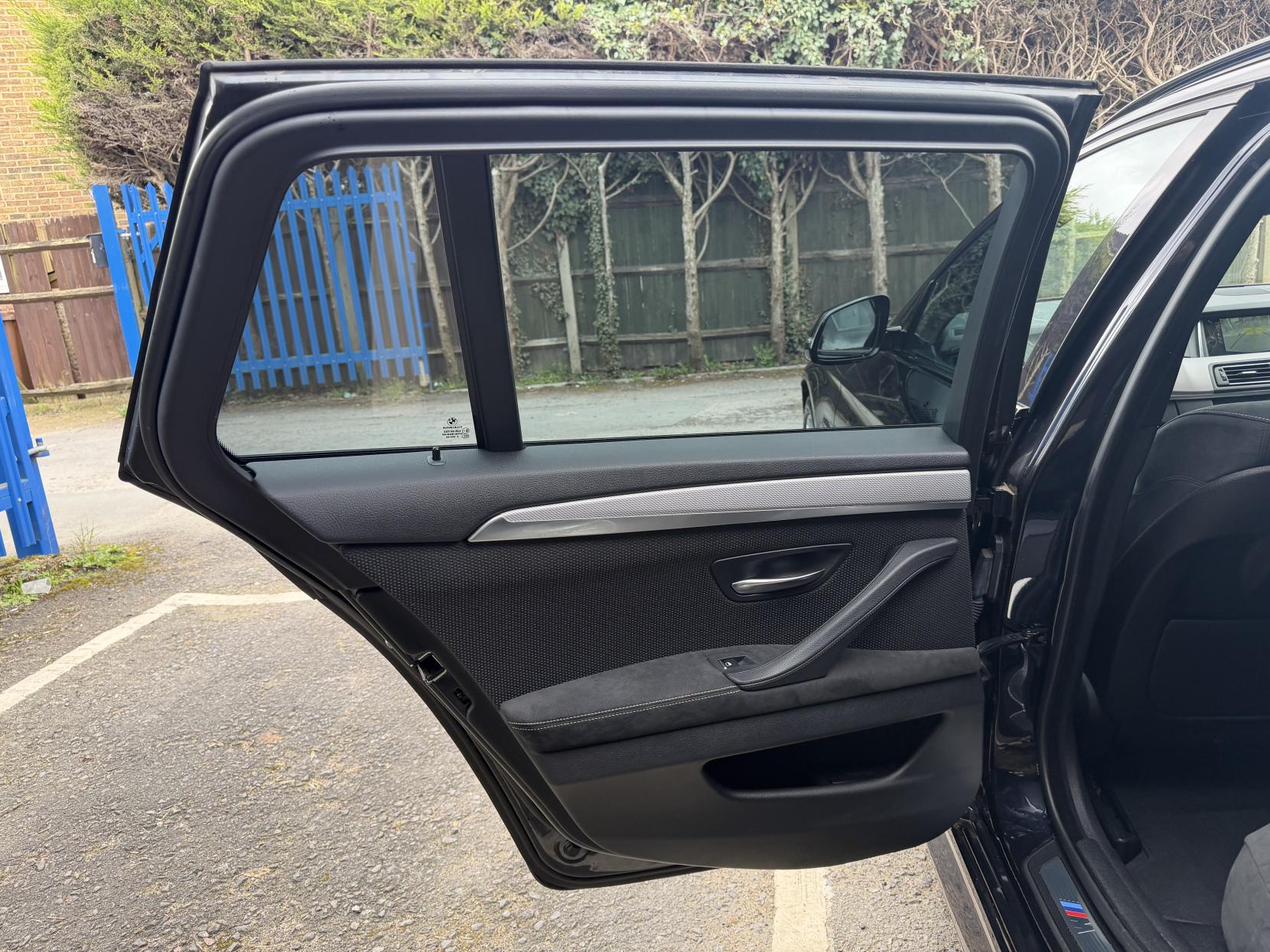 BMW 5 Series 2.0 520i M Sport Touring 5dr Petrol Auto Euro 6 (s/s) (184 ps)