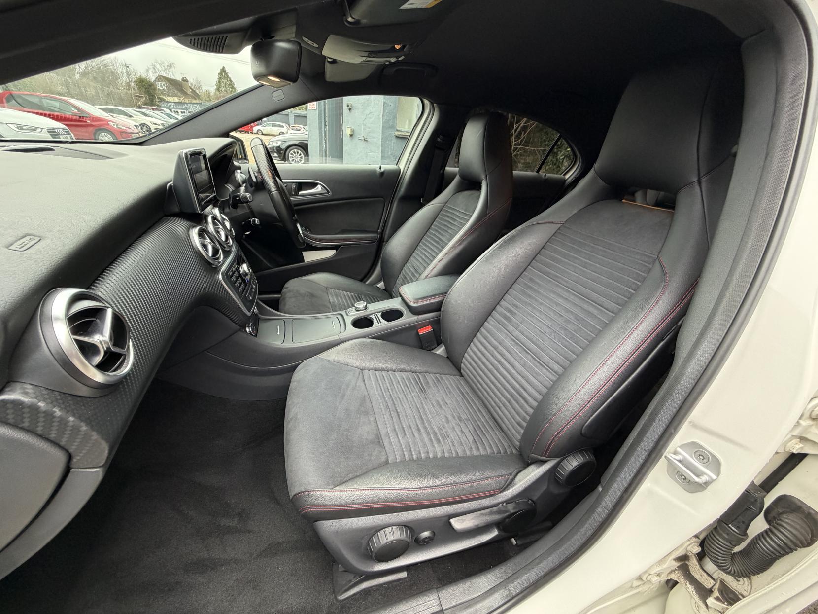 Mercedes-Benz A Class 1.6 A180 BlueEfficiency SE Hatchback 5dr Petrol 7G-DCT Euro 6 (s/s) (122 ps)