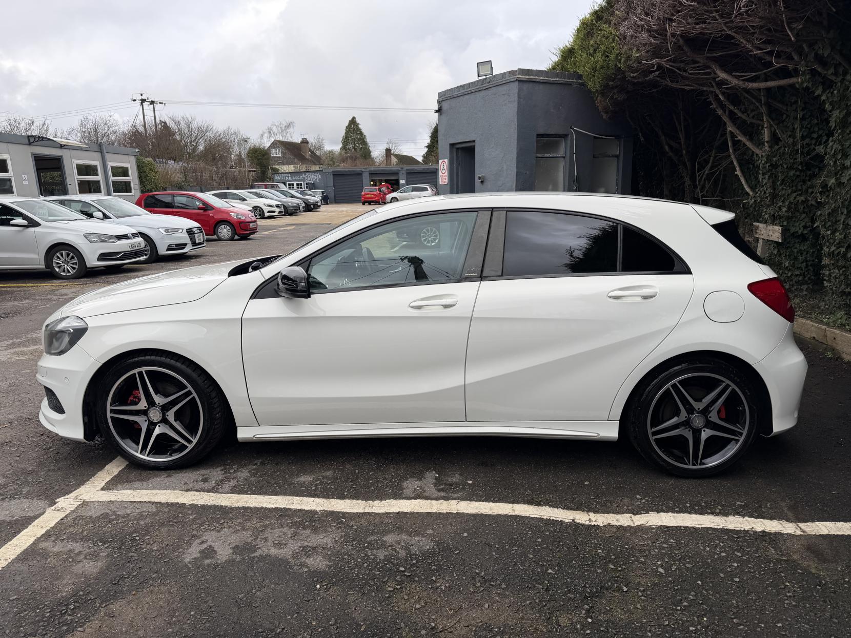 Mercedes-Benz A Class 1.6 A180 BlueEfficiency SE Hatchback 5dr Petrol 7G-DCT Euro 6 (s/s) (122 ps)