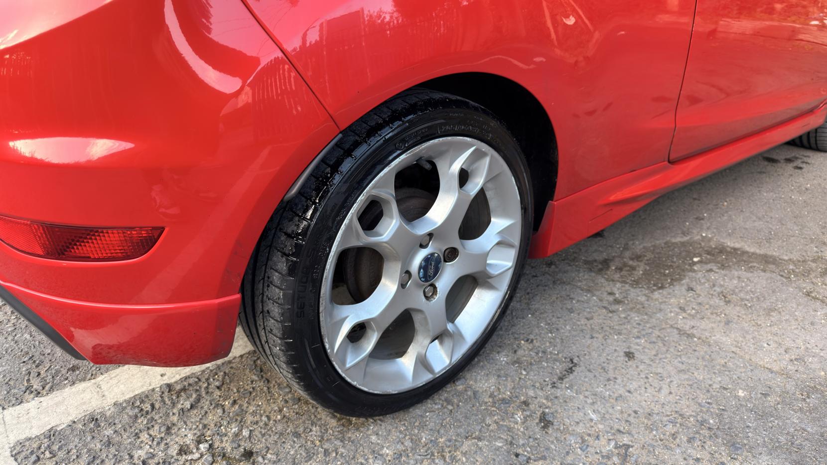 Ford Fiesta 1.6 Zetec S Hatchback 3dr Petrol Manual (139 g/km, 118 bhp)