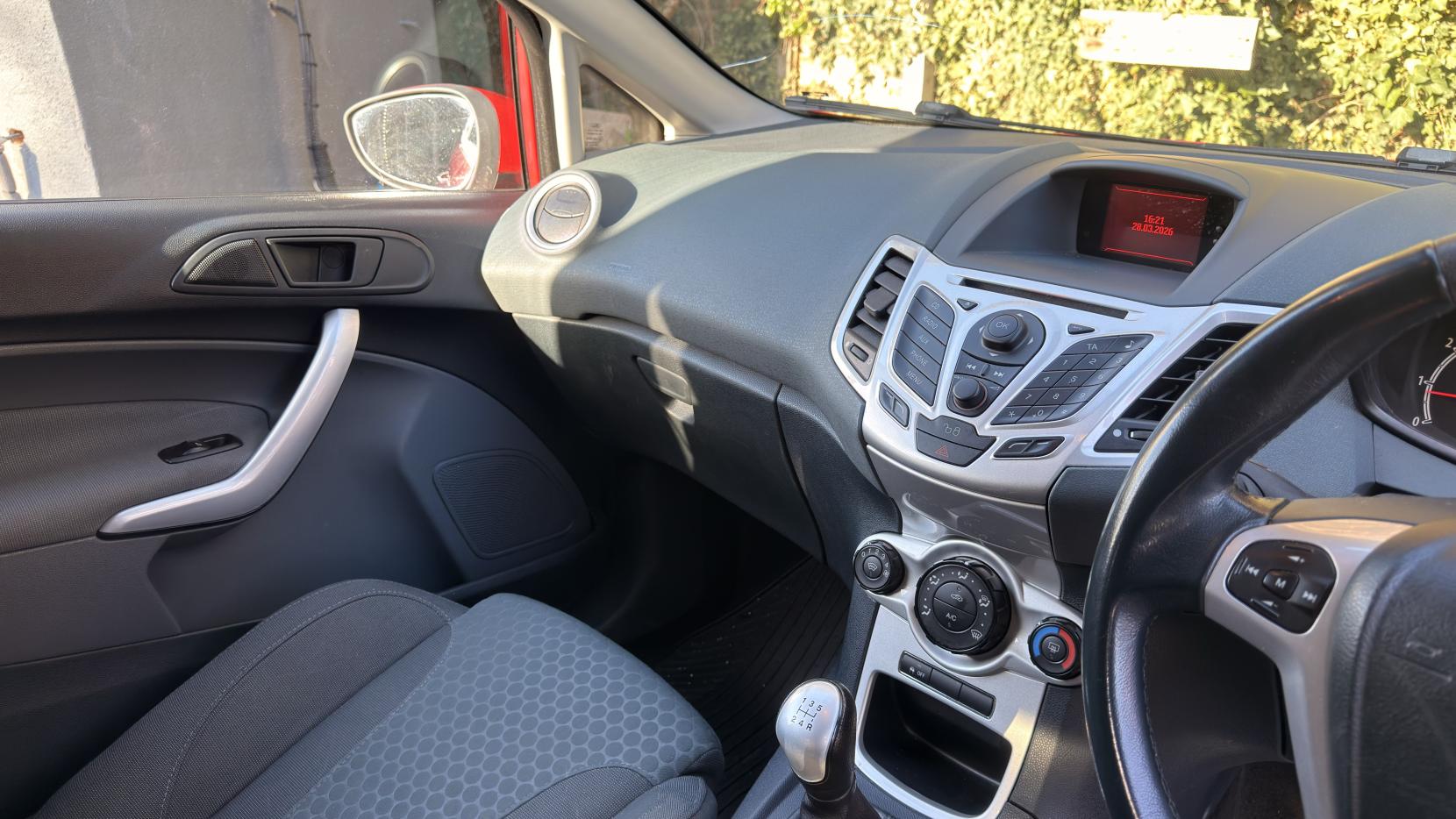 Ford Fiesta 1.6 Zetec S Hatchback 3dr Petrol Manual (139 g/km, 118 bhp)