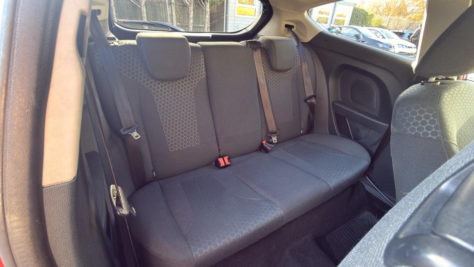 Ford Fiesta 1.6 Zetec S Hatchback 3dr Petrol Manual (139 g/km, 118 bhp)