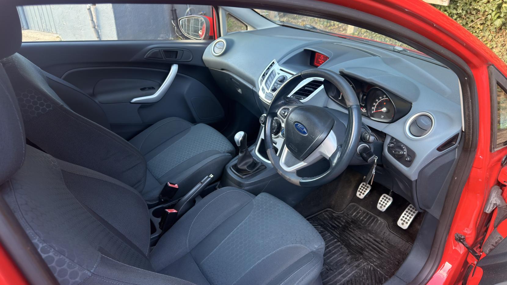 Ford Fiesta 1.6 Zetec S Hatchback 3dr Petrol Manual (139 g/km, 118 bhp)