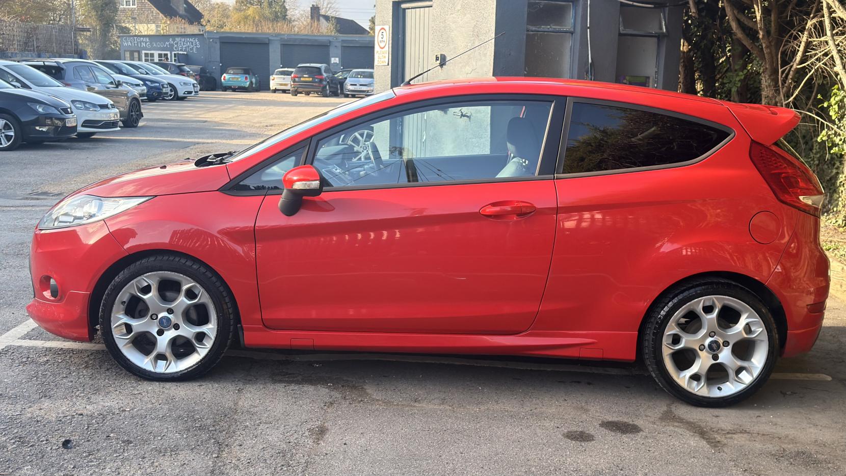 Ford Fiesta 1.6 Zetec S Hatchback 3dr Petrol Manual (139 g/km, 118 bhp)