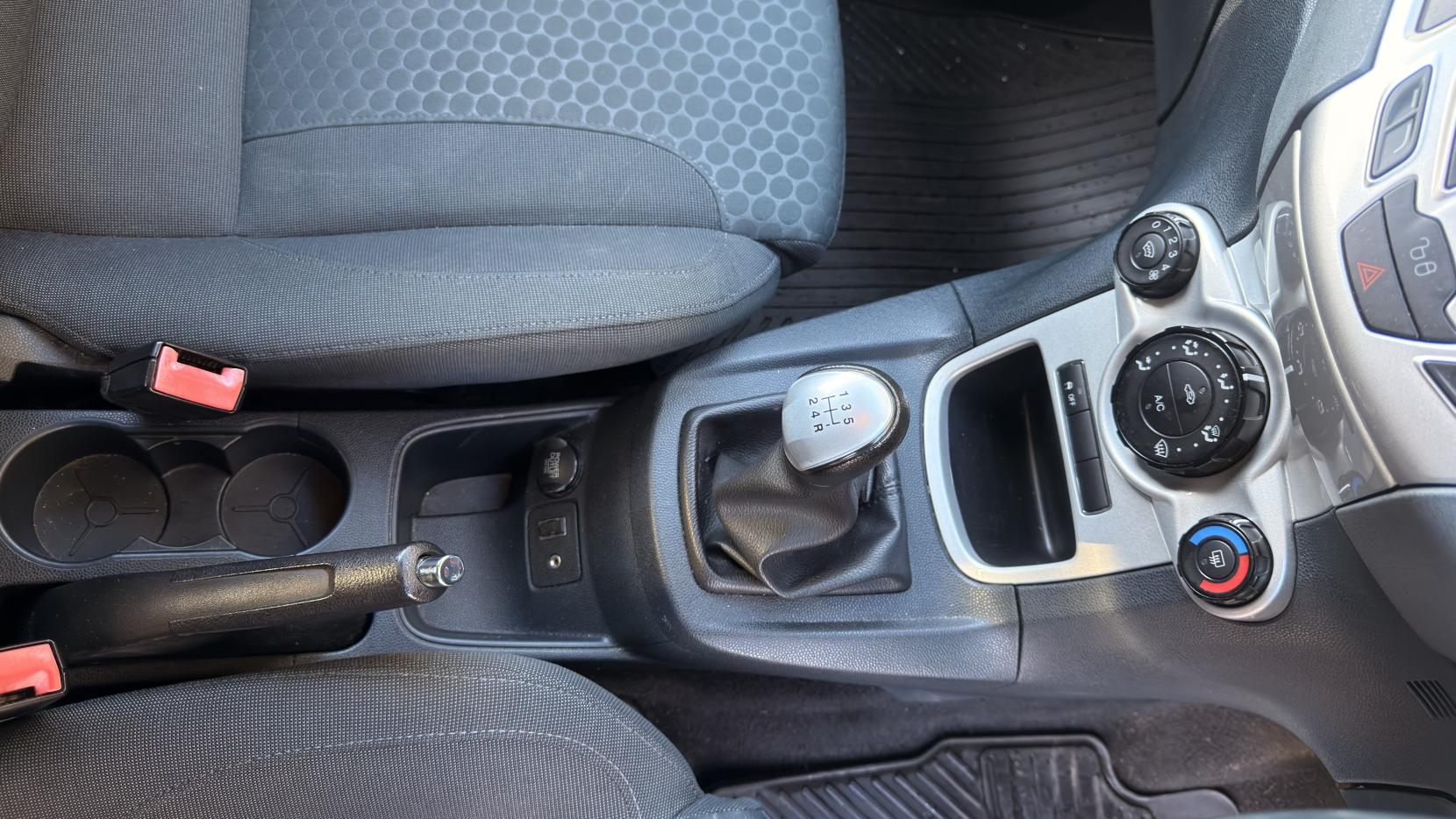 Ford Fiesta 1.6 Zetec S Hatchback 3dr Petrol Manual (139 g/km, 118 bhp)