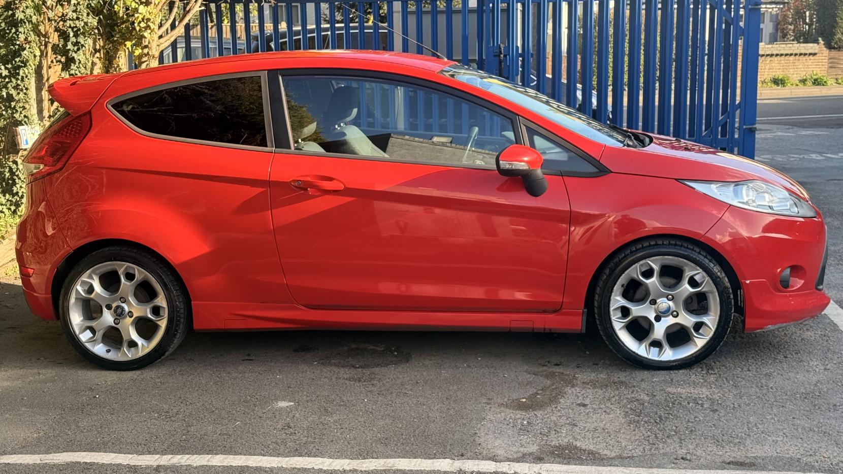 Ford Fiesta 1.6 Zetec S Hatchback 3dr Petrol Manual (139 g/km, 118 bhp)