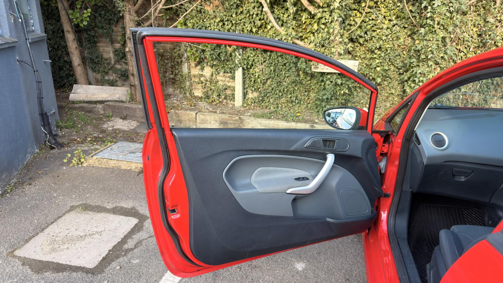 Ford Fiesta 1.6 Zetec S Hatchback 3dr Petrol Manual (139 g/km, 118 bhp)