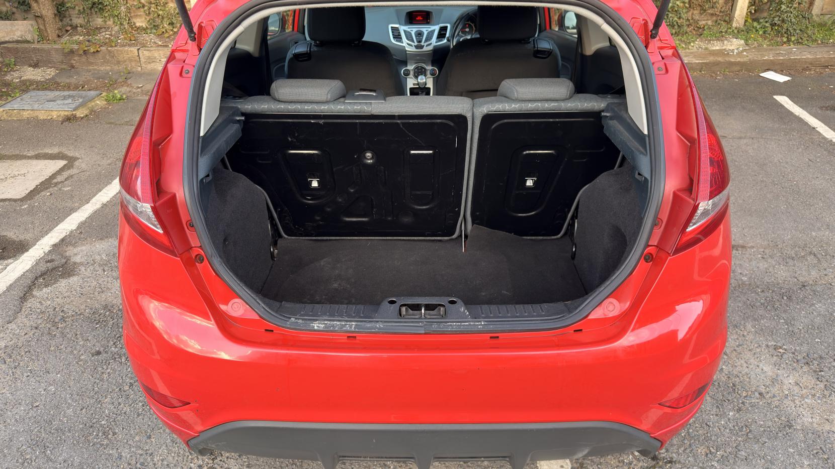 Ford Fiesta 1.6 Zetec S Hatchback 3dr Petrol Manual (139 g/km, 118 bhp)