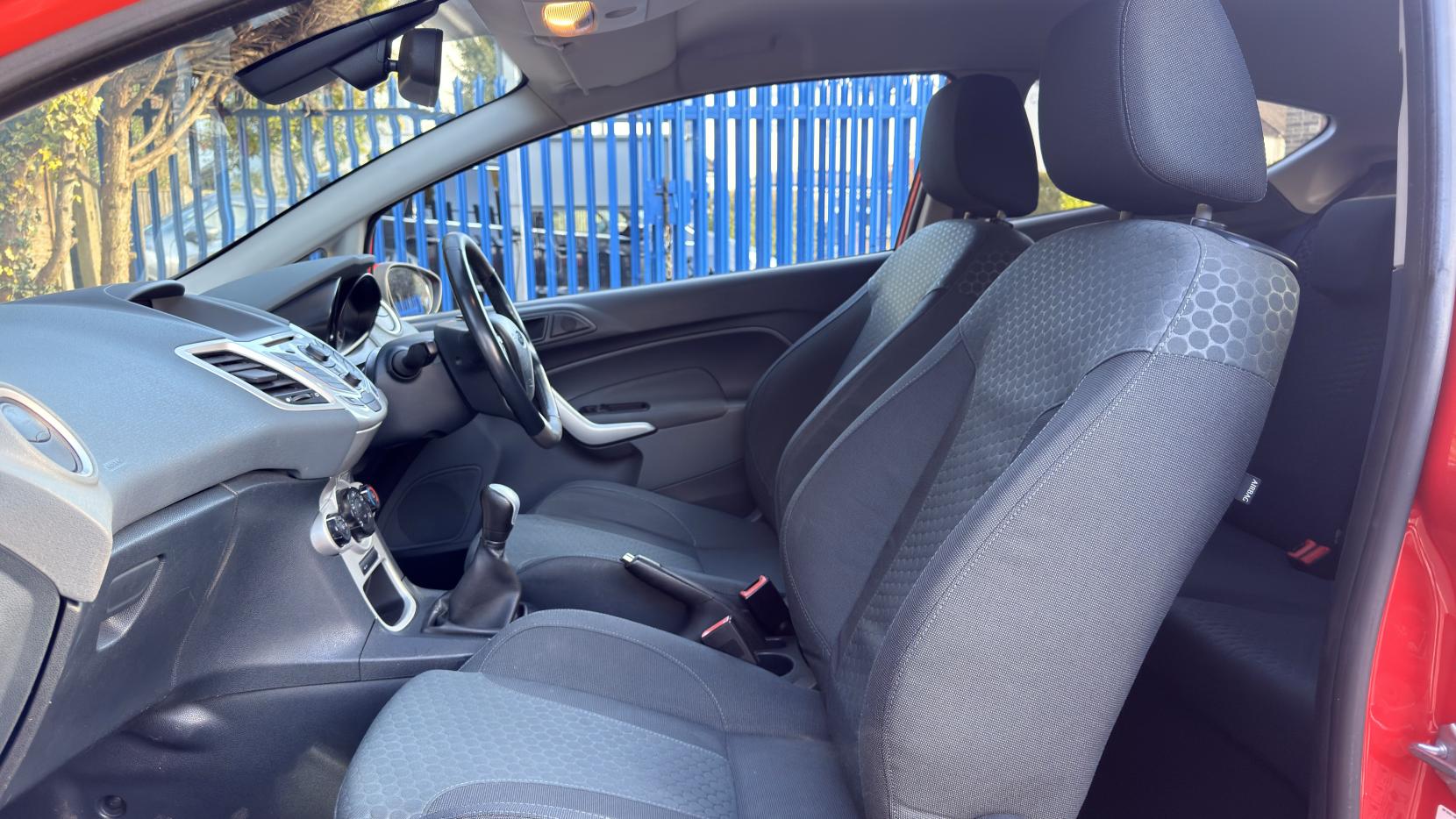 Ford Fiesta 1.6 Zetec S Hatchback 3dr Petrol Manual (139 g/km, 118 bhp)