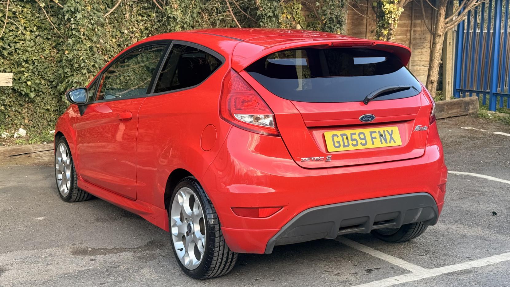 Ford Fiesta 1.6 Zetec S Hatchback 3dr Petrol Manual (139 g/km, 118 bhp)