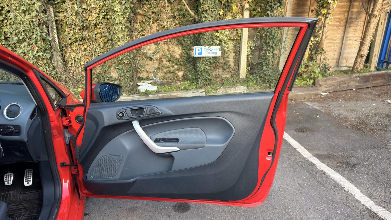 Ford Fiesta 1.6 Zetec S Hatchback 3dr Petrol Manual (139 g/km, 118 bhp)