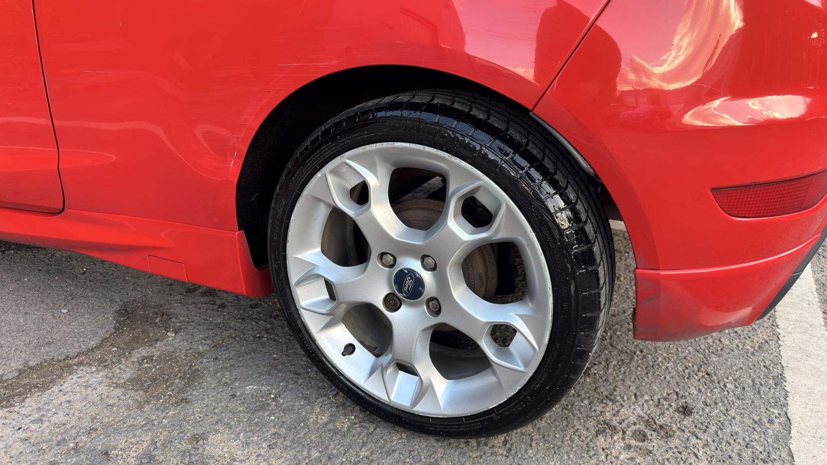 Ford Fiesta 1.6 Zetec S Hatchback 3dr Petrol Manual (139 g/km, 118 bhp)