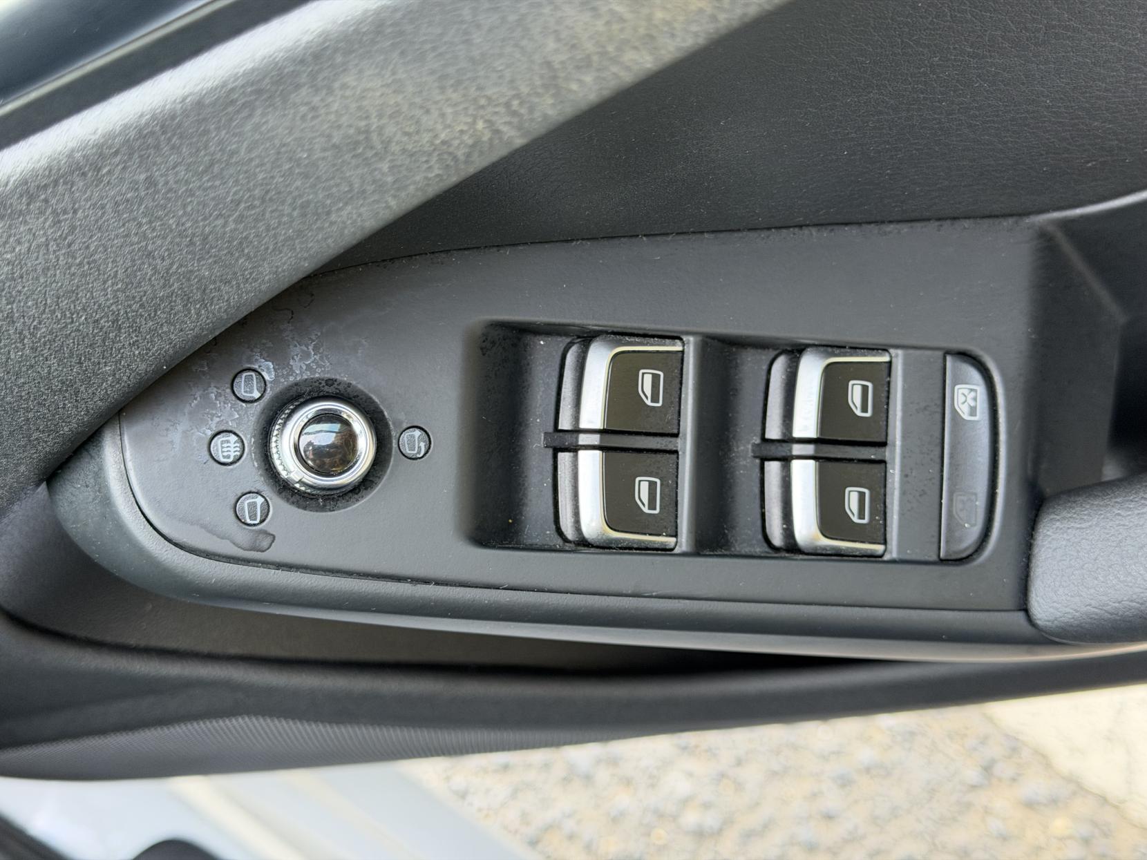 Audi A4 Avant 2.0 TFSI SE Estate 5dr Petrol Multitronic Euro 5 (s/s) (211 ps)