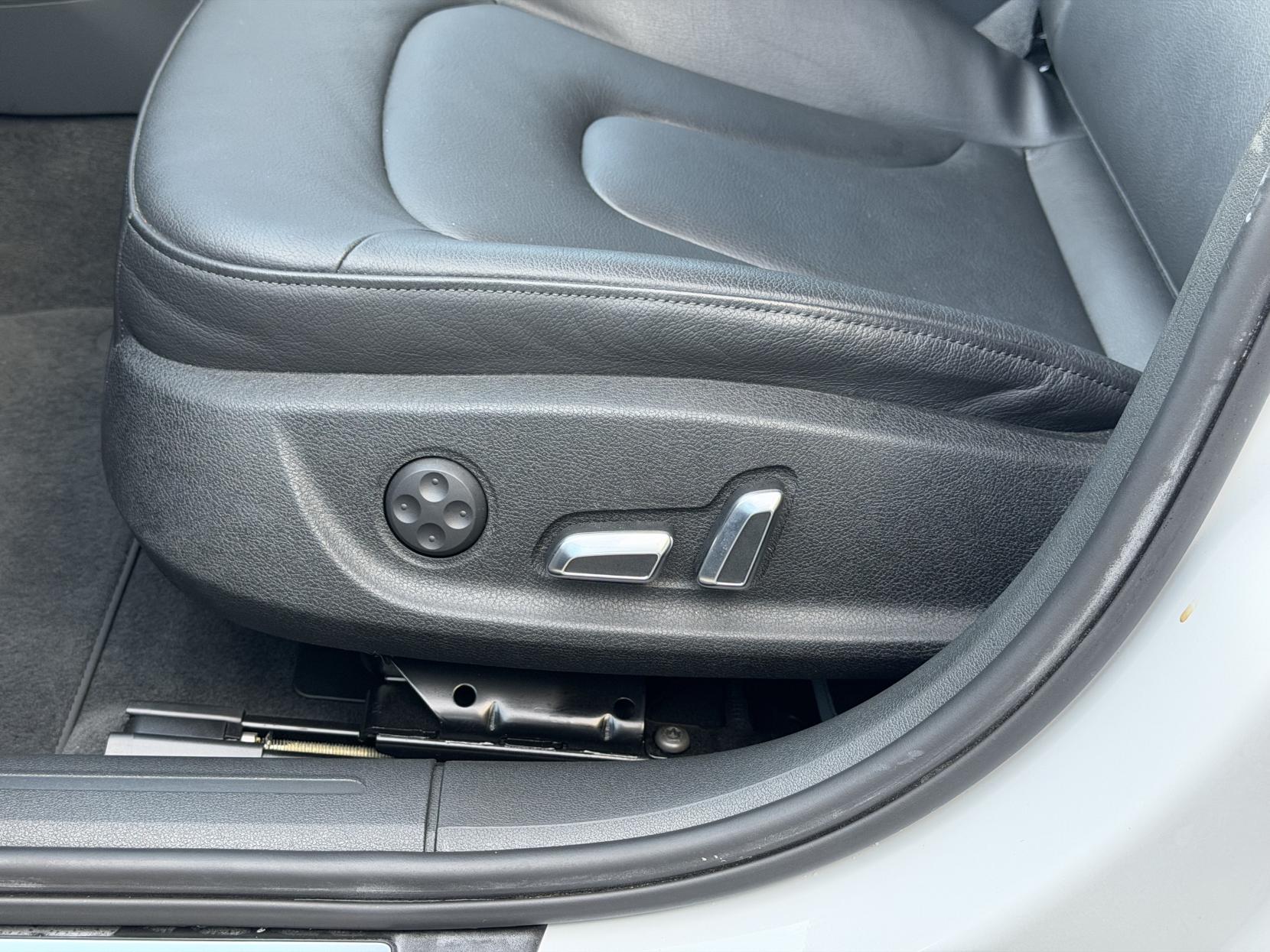 Audi A4 Avant 2.0 TFSI SE Estate 5dr Petrol Multitronic Euro 5 (s/s) (211 ps)