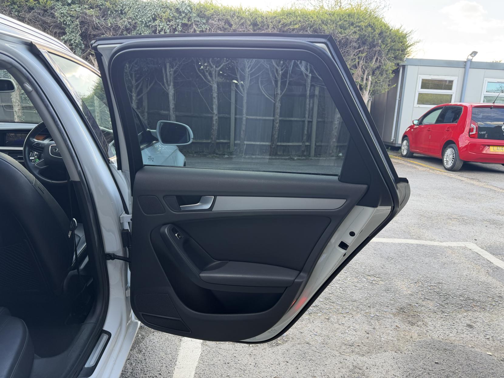 Audi A4 Avant 2.0 TFSI SE Estate 5dr Petrol Multitronic Euro 5 (s/s) (211 ps)