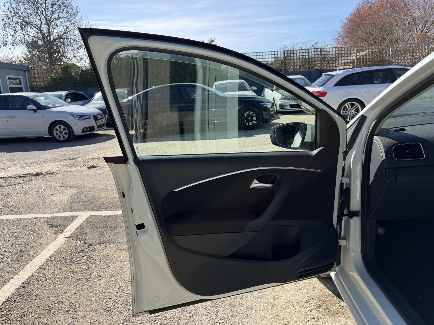 Volkswagen Polo 1.2 TSI BlueMotion Tech SE Hatchback 5dr Petrol DSG Euro 6 (s/s) (90 ps)