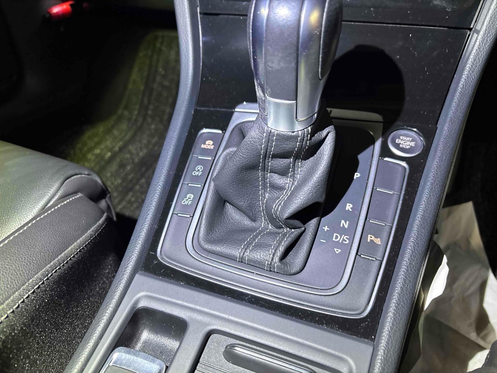 Volkswagen Golf 2.0 TSI BlueMotion Tech R Hatchback 5dr Petrol DSG 4Motion Euro 6 (s/s) (300 ps)