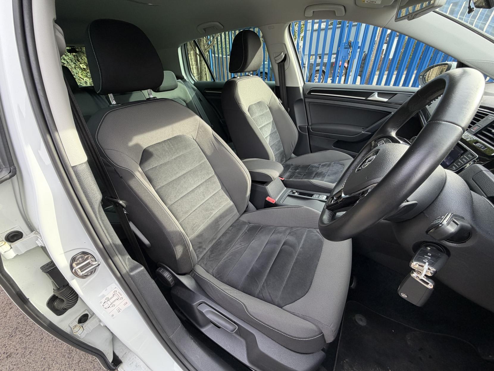 Volkswagen Golf 1.4 TSI BlueMotion Tech Match Hatchback 5dr Petrol DSG Euro 6 (s/s) (125 ps)