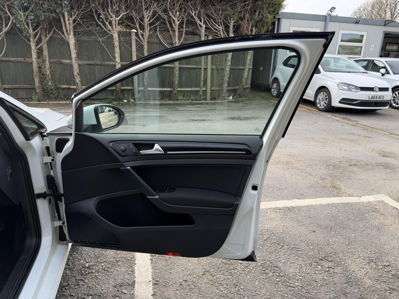 Volkswagen Golf 1.4 TSI BlueMotion Tech Match Hatchback 5dr Petrol DSG Euro 6 (s/s) (125 ps)